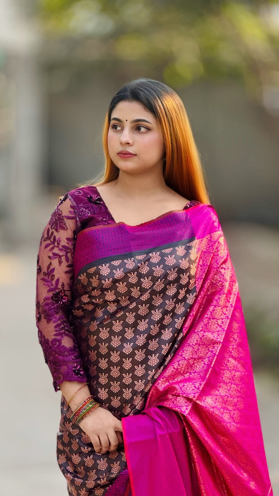 কাঞ্জিভরম ব্লাউজ পিসসহ ব্লাক কন্টাস্ট-গোলাপি - Image 6