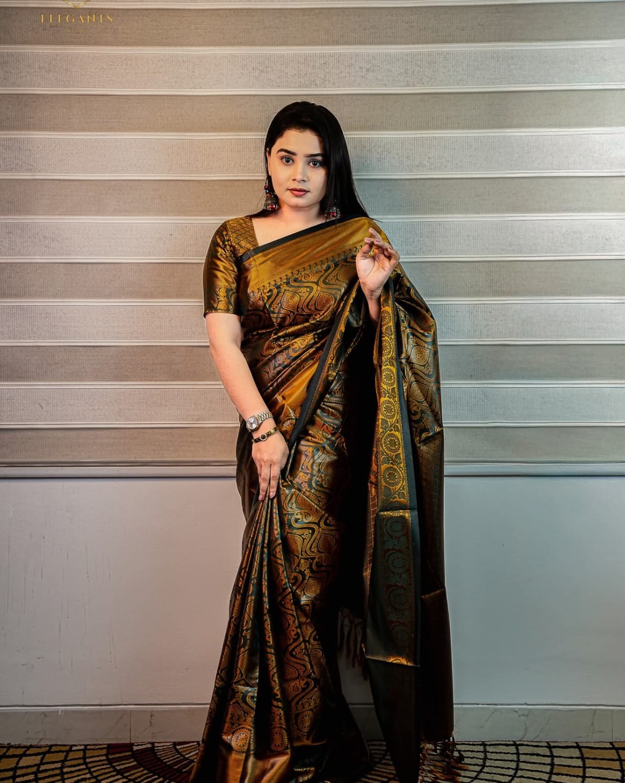 কাঞ্জিভরম ব্লাউজ পিসসহ ইয়োলো-গোল্ডেন - Image 4