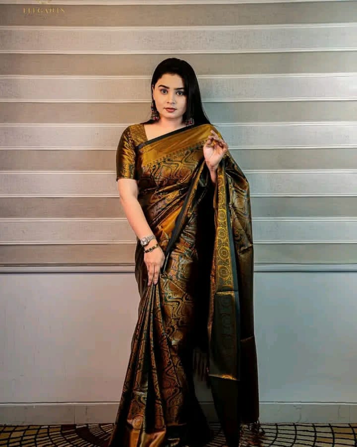 কাঞ্জিভরম ব্লাউজ পিসসহ ইয়োলো-গোল্ডেন