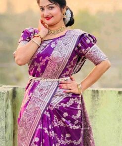 বধুয়া বেনারসি ব্লাউজ পিসসহ - মেজেন্ডা