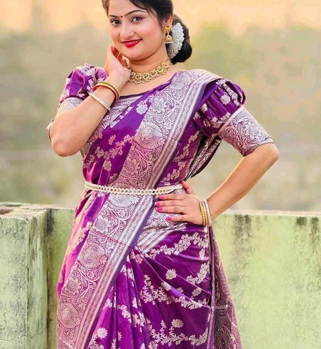 বধুয়া বেনারসি ব্লাউজ পিসসহ - মেজেন্ডা