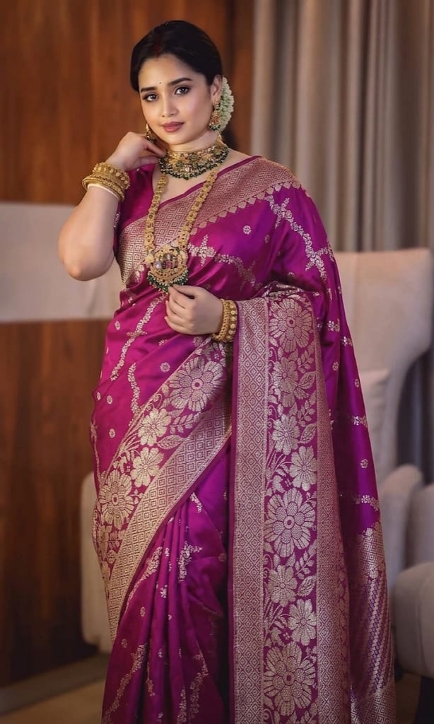 ইন্ডিয়ান বেনারসি ব্লাউজ পিসসহ পার্টি শাড়ি -পার্পেল