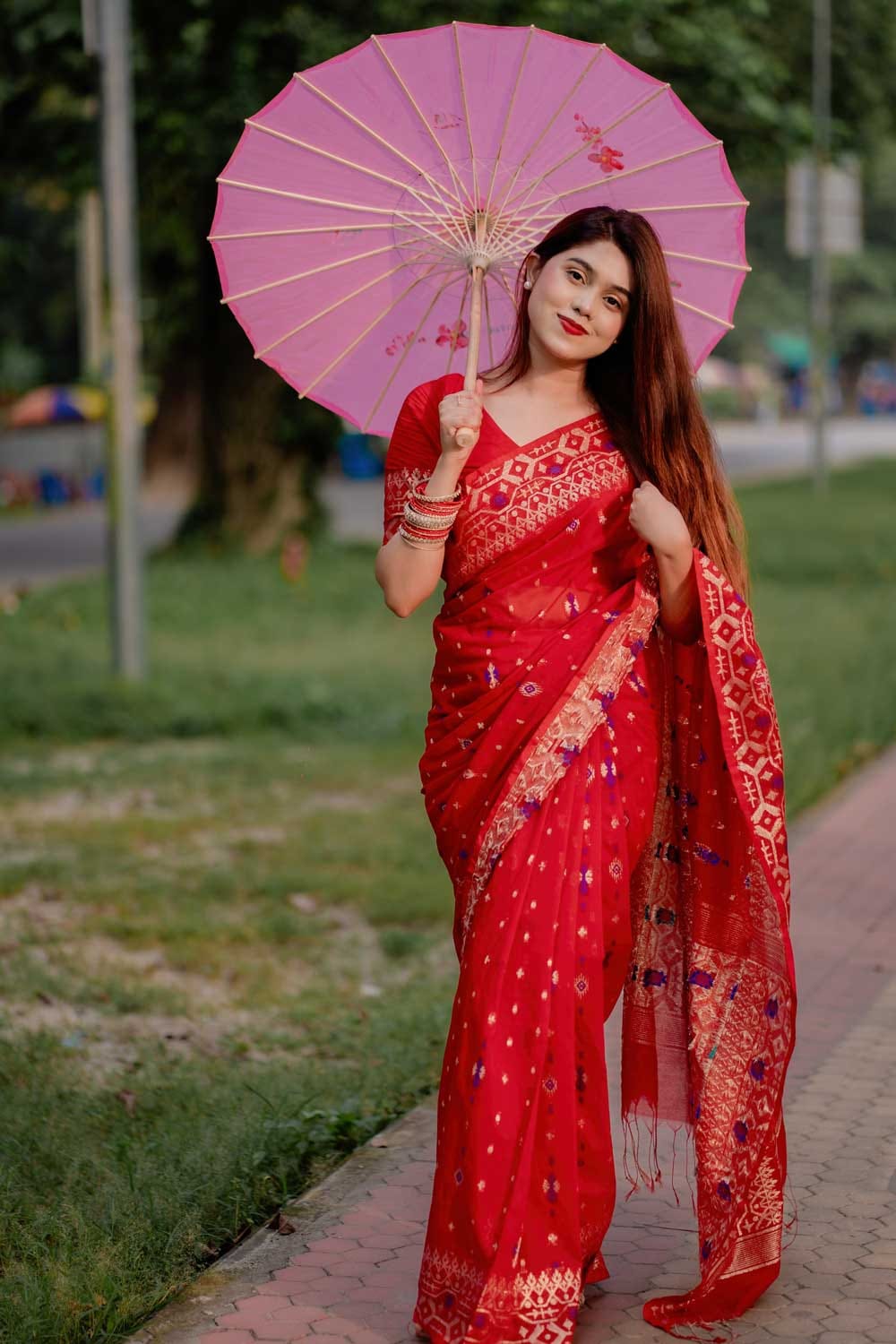 নিউ টেনসিল জরি জামদানি লাল+গোল্ডেন - Image 3