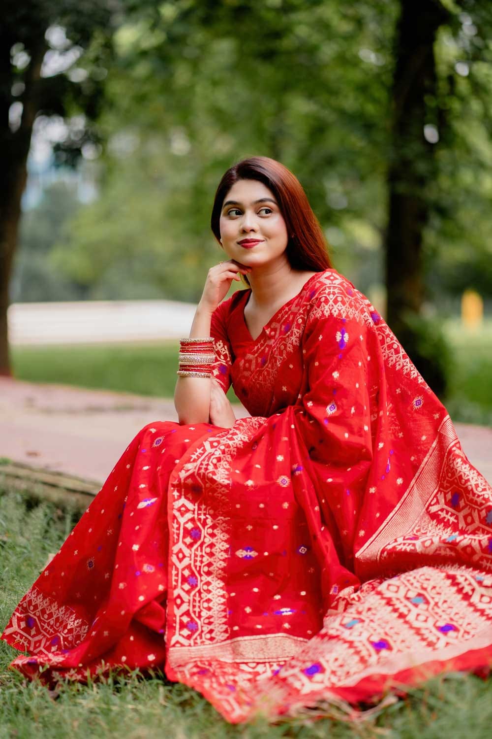 নিউ টেনসিল জরি জামদানি লাল+গোল্ডেন - Image 4