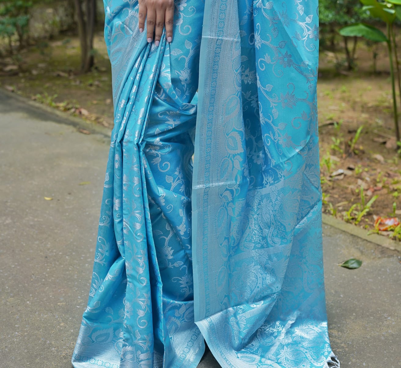 কাশ্মীরি লতা কাতান শুধু শাড়ি আকাশী - Image 6
