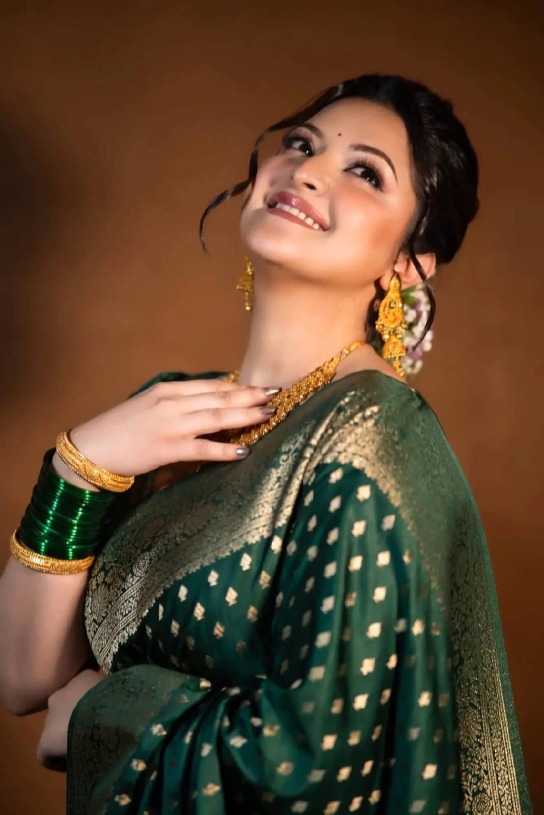 কাঞ্জিভরম ব্লাউজ পিস সহ ভাইরাল পরীমনি শাড়ি গ্রীন - Image 2